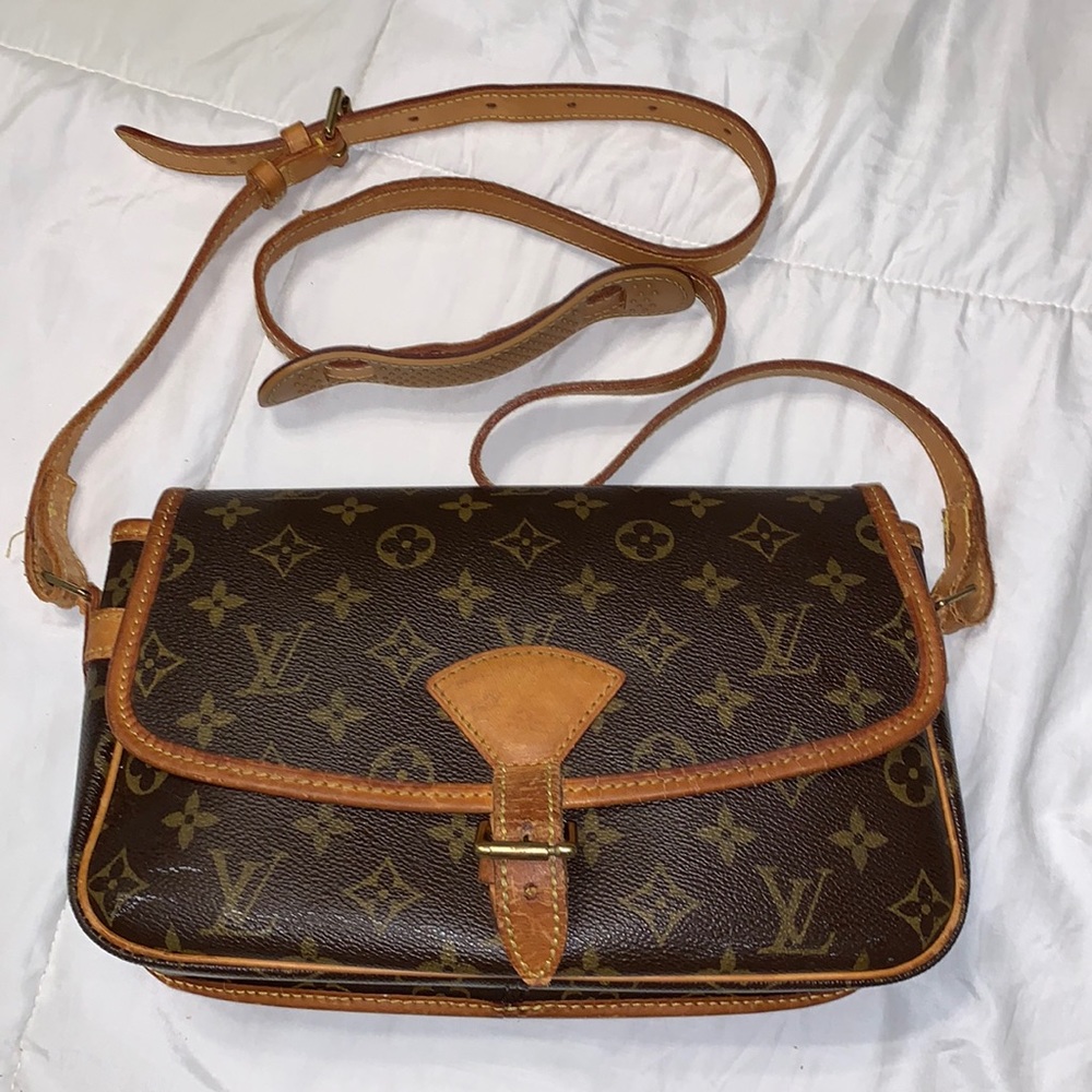 Authentic Louis Vuitton Monogram Sologne
